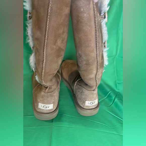 Bailey Button Triplet II Boot. Size 9. Preowned - Picture 6 of 6